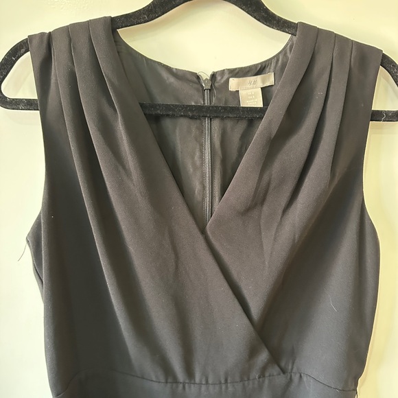 H&M Black Jumpsuit Size 8 - Picture 4 of 4